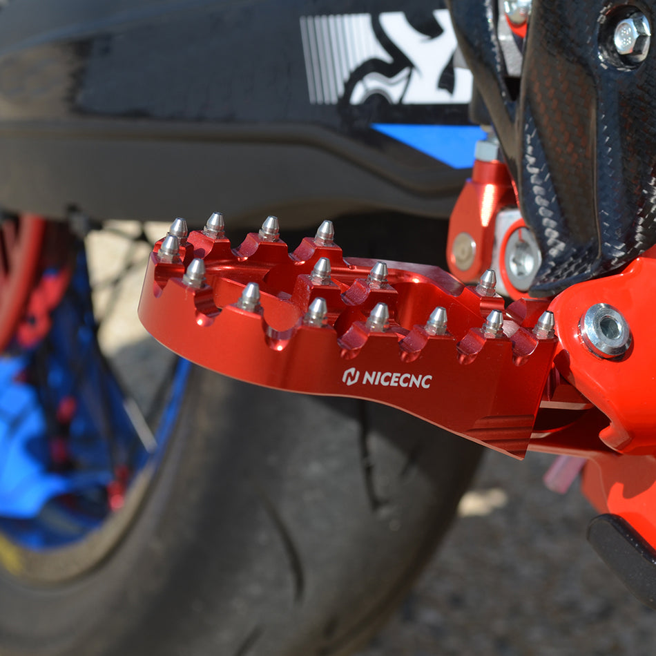 NICECNC Motorcycle Wide Foot Pegs Pedals for Beta 200RR 250RR 300RR 350RR 390RR 430RR 2020-2022 2023 2024